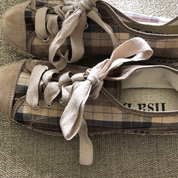 NWOB Lisa b. Plaid Espadrilles with suede toe. - Picture 3 of 5